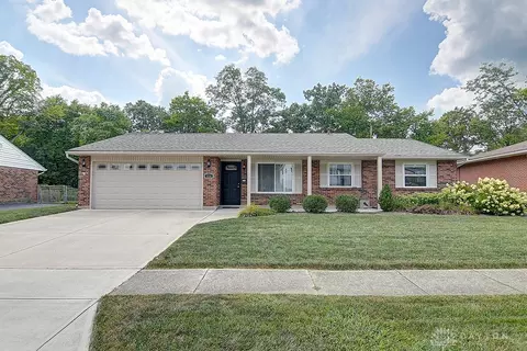 859 Graceland Dr, West Carrollton, OH 45449