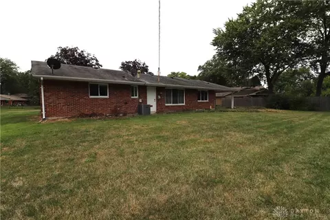 Exterior - 5574 Overbrooke Rd, Kettering, OH 45440 photo 4 of 4