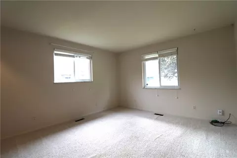 Bedroom - 5574 Overbrooke Rd, Kettering, OH 45440 photo 2 of 4