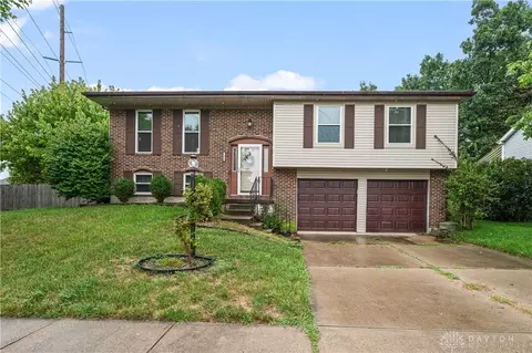 10040 Broken Woods Dr, Miamisburg, OH 45342