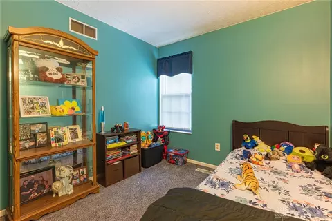 565 Williamsburg Ct, Cincinnati, OH 45244 photo 9