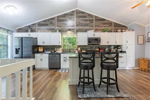 565 Williamsburg Ct, Cincinnati, OH 45244 photo 3