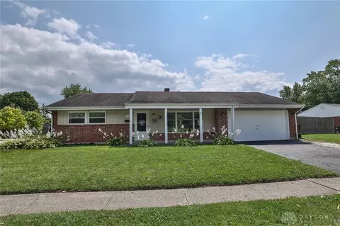 302 Oldham Way, Englewood, OH 45322