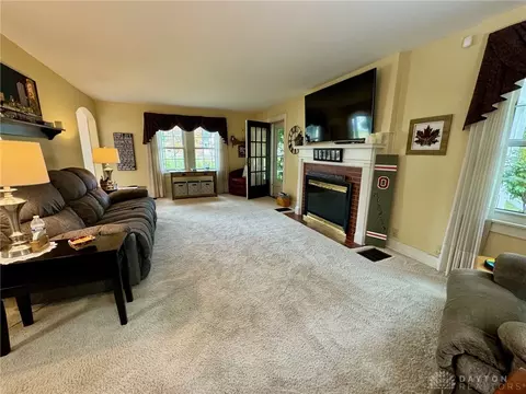 295 W Harding Rd, Springfield, OH 45504 photo 5