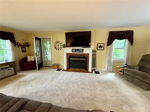 295 W Harding Rd, Springfield, OH 45504 photo 3