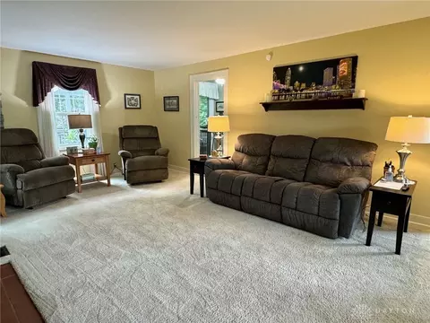 295 W Harding Rd, Springfield, OH 45504 photo 4