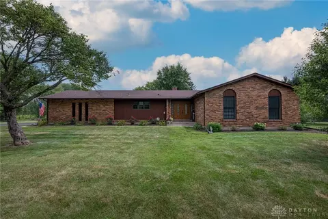 1062 Spring Valley Alpha Rd, Xenia, OH 45385