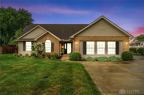 753 Oakdale Dr, Jamestown, OH 45335