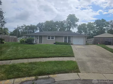 6 Gloxinia Ct, Dayton, OH 45449