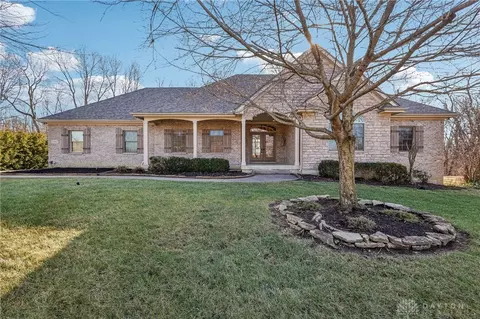 906 El Kenna Ct, Dayton, OH 45458