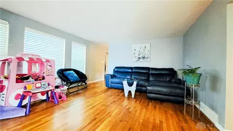 Living - 783 Cloverview Ave, Springfield, OH 45231 photo 1 of 2