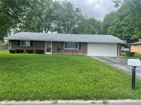 1140 Parkway Dr, Greenville, OH 45331