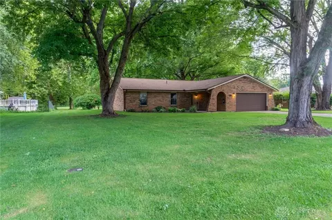 177 Sunnybrook Trl, Enon, OH 45323