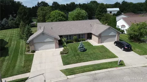 6751 Grovebelle Dr, Dayton, OH 45424