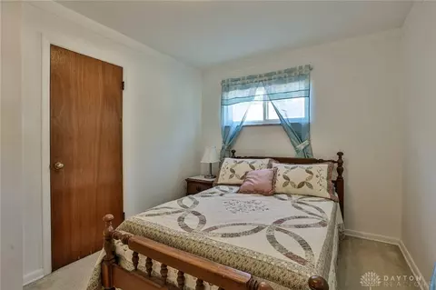 Bedroom - 1604 Kantner Dr, Kettering, OH 45429 photo 5 of 6