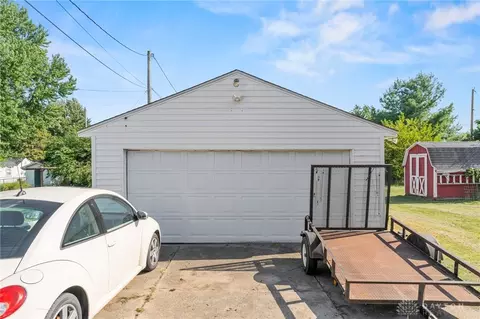 Exterior - 1604 Kantner Dr, Kettering, OH 45429 photo 3 of 11