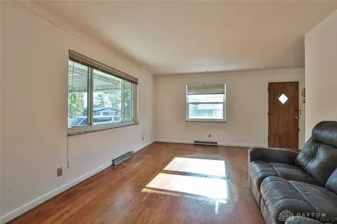 Living - 1604 Kantner Dr, Kettering, OH 45429 photo 1 of 2