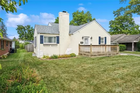 701 E Dorothy Ln, Dayton, OH 45419