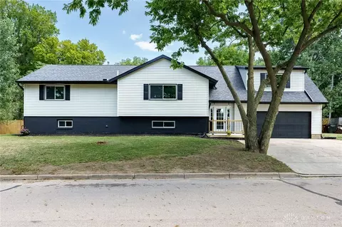 1718 Miami Ave, Fairborn, OH 45324