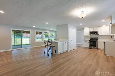 121 Cushwa Dr, Centerville, OH 45459 photo 2