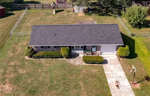 7372 Willow Dr, Blanchester, OH 45107 photo 2
