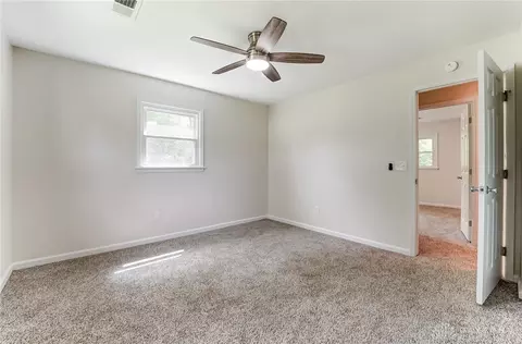 Bedroom - 4555 Eck Rd, Middletown, OH 45042 photo 2 of 8