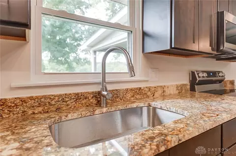 Kitchen - 4555 Eck Rd, Middletown, OH 45042 photo 3 of 4