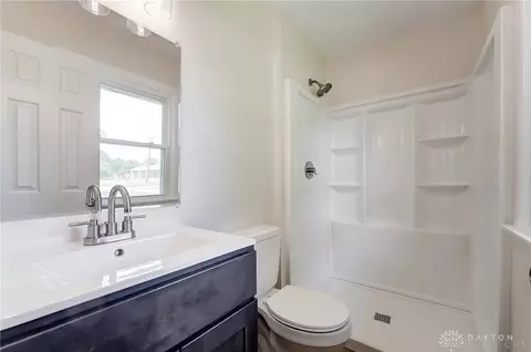 Bath - 4555 Eck Rd, Middletown, OH 45042 photo 1 of 3