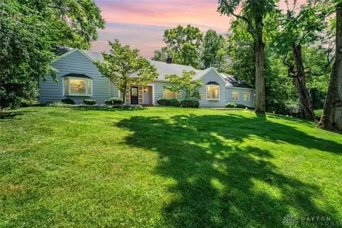 2420 Ridgeway Rd, Oakwood, OH 45419