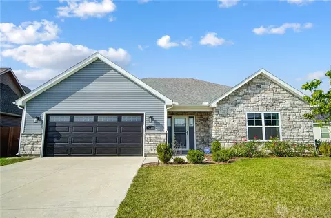 2720 Douglas Dr, Troy, OH 45373