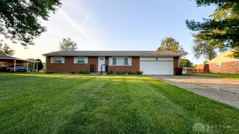 140 Walnut Ave, Carlisle, OH 45005
