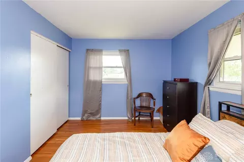 Bedroom - 2530 E Stroop Rd, Kettering, OH 45440 photo 4 of 5