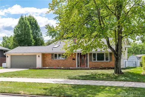 Exterior - 2530 E Stroop Rd, Kettering, OH 45440 photo 3 of 8