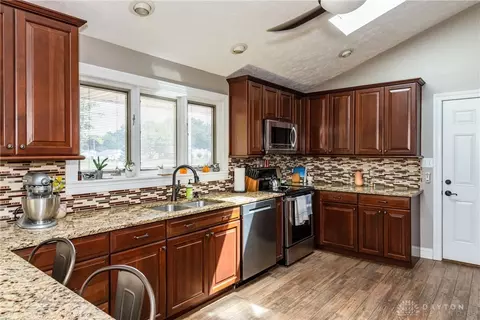 Kitchen - 2530 E Stroop Rd, Kettering, OH 45440 photo 2 of 4