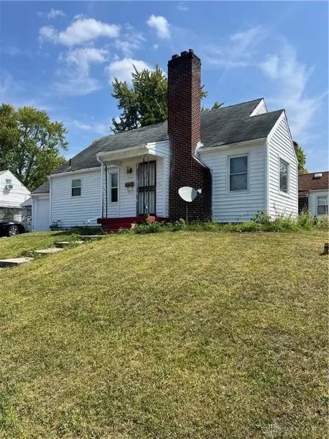 1800 Kensington Dr, Dayton, OH 45406
