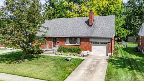 1215 E Lindsey Ave, Miamisburg, OH 45342