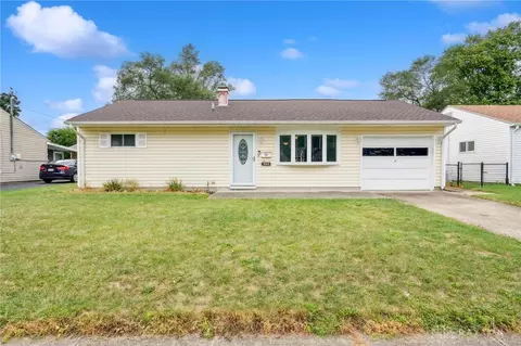 284 Marchmont Dr, Fairborn, OH 45324