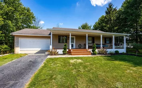 130 Valhalla Dr, Eaton, OH 45320