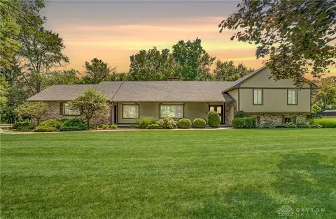 6119 Brookshire Ln, Franklin, OH 45005