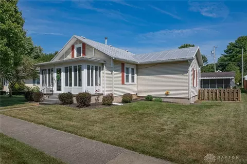 212 N Clay St, New Carlisle, OH 45344