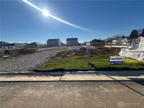 1414 Camden Ln, Xenia, OH 45385