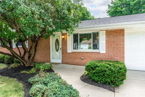 841 Murray Hill Dr, Xenia, OH 45385