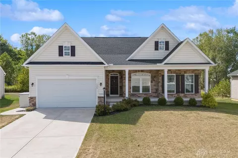 1225 Crystal Harbour, Fairborn, OH 45324
