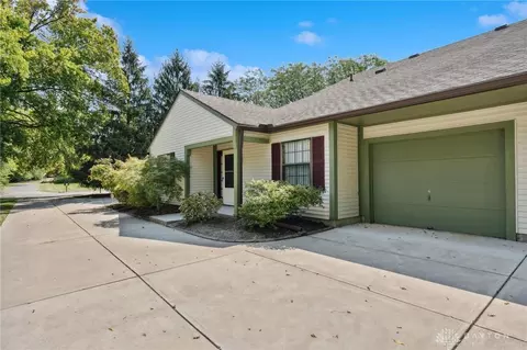 7583 Harbor Ln, Dayton, OH 45459