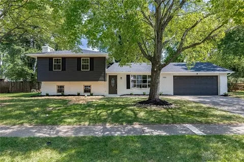 5556 Chateau Way, Fairfield, OH 45014