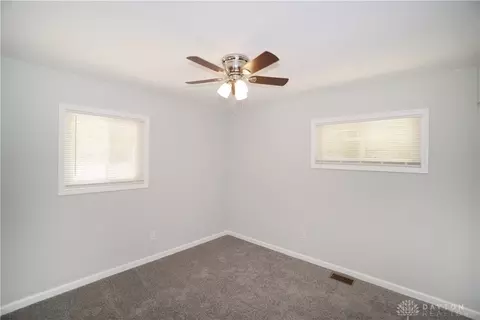 8746 Desoto Dr, Springfield, OH 45231 photo 6
