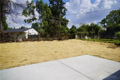 8746 Desoto Dr, Springfield, OH 45231 photo 13