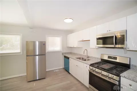 8746 Desoto Dr, Springfield, OH 45231 photo 4