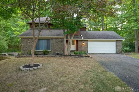 6445 Paxton Woods Dr, Loveland, OH 45140