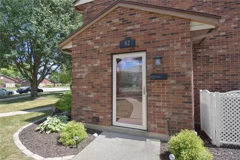 82 W Van Lake Dr #4, Vandalia, OH 45377